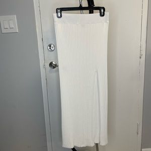 Aritzia Wilfred NWOT Knit Slit White Skirt